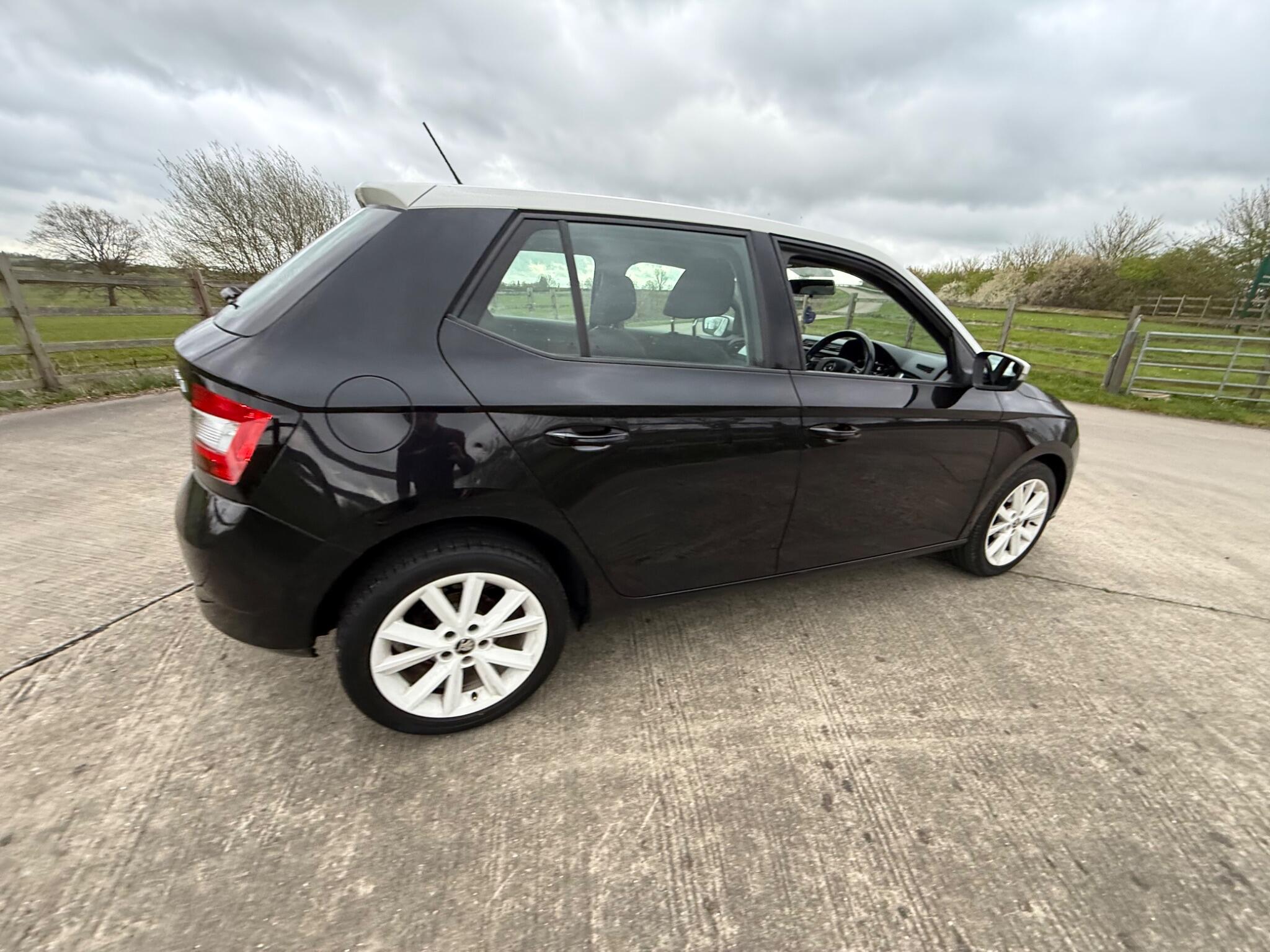 Skoda Fabia 1.0 TSI Colour Edition Euro 6 (s/s) 5dr — photo 64 of 90